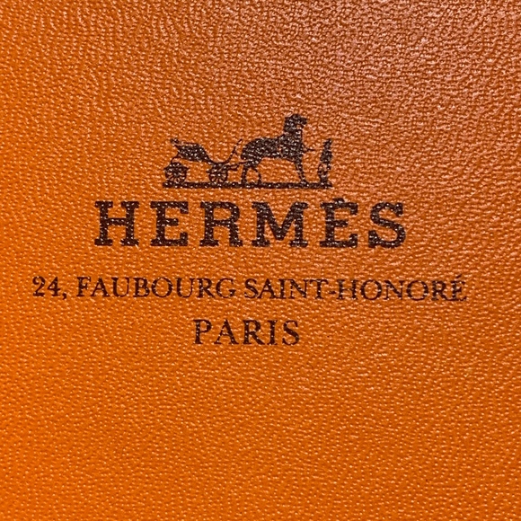 Hermes Porcelain Ashtrays (set of two) - Picture 3 of 5